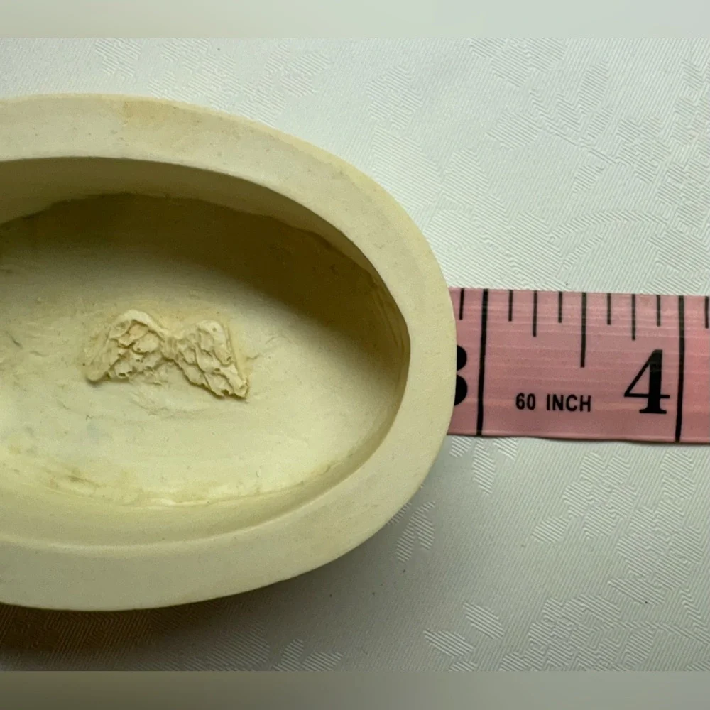 EUC Trinket Box: Hen-Feathers & Co., Cherub in Relief on Lid